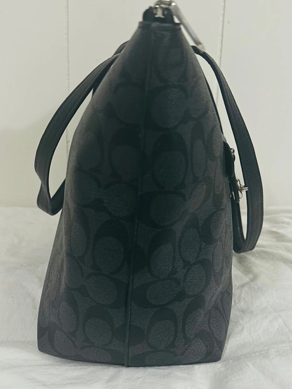 Coach NYC Skyline Limited Edition Signature City Zip Tote Black Leather